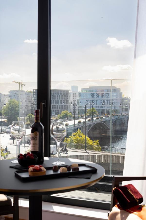 Howard Sur Seine - Asnieres Paris La Defense Esterno foto